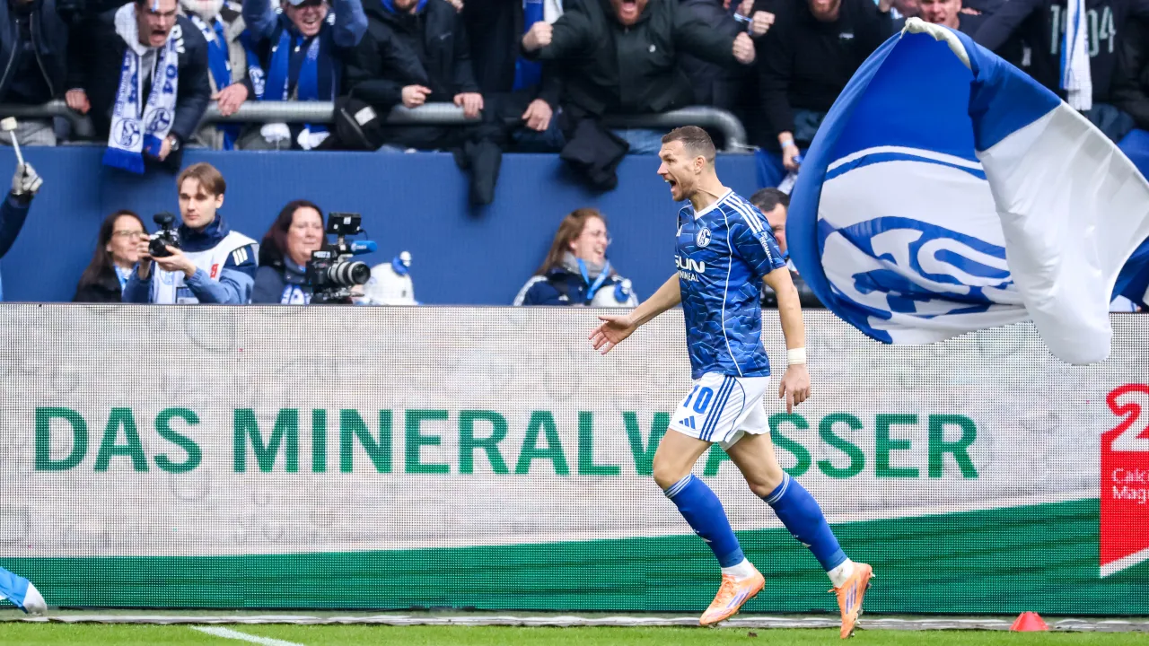 Edin Dzeko Schalke 04 03152026 Edin Dzeko Schalke 04 03152026